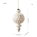 Dettaglio di ornamento natalizio vintage bianco e oro con motivi fogliari a rilievo - Rilievo Foglia a Punta (QMFG-5)
