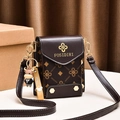 Mini vertikale Handy-Umhängetasche in Dunkelbraun aus Monogramm-Leder mit Bullenanhänger - Kaffeebraun