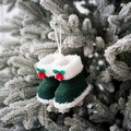 Paar groene gewatteerde kerstlaars-hangers met witte bontrand en rode bessen - Ruit / Donkergroen