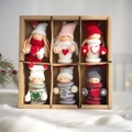 Set di 6 ciondoli gnomi natalizi in feltro con teste in legno in confezione regalo - Stile Bambole Ragazzo E Ragazza