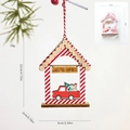 Colgante de madera 3D para Navidad con camión rojo y cartel decorativo festivo - Estilo Casa a Rayas (Colgante Casa Roja 3)