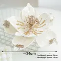 Künstliche Magnolienblüte in Cremeweiß für Weihnachtsbaum, mit Pailletten, 24cm - Weiß