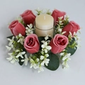 Corona de rosas rosadas artificiales con portavelas de vidrio y vela de pilar crema - Estilo Rosa Rosa Oscuro Y Vela De Pilar