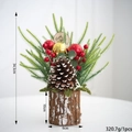 Mini-Weihnachtsbaum im Holzsockel mit Zapfen, roten Beeren und Merry Christmas Schild - Mini-weihnachtsbaum (typ D)