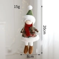Bambola di Natale in peluche con cappello verde e vestito con motivo nordico - Bambina