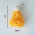 Mini gelbe Strickmütze für Weihnachten mit Bommel in der Größe von 5cm Höhe - Gelb