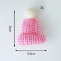 Rosa gestrickte Mini-Weihnachtsmütze mit weißem Pompon für Puppen und DIY-Deko - Rosa