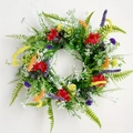 Ghirlanda primaverile di fiori selvatici colorati con piccoli fiori rossi e gialli finti - 35cm di diametro