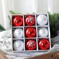 Set de 9 bolas de Navidad rojas y plateadas con copos de nieve en una caja de regalo blanca - Rojo