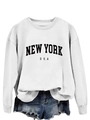 Dettaglio della felpa bianca New York USA a girocollo abbinata a pantaloncini di jeans - Bianco (Carattere Nero)