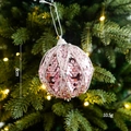 Rosafarbene Weihnachtskugel mit Pailletten und Silberfaden, 8cm Deko-Kugel für den Baum - Rosa Pailletten Kugel