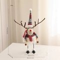 Renne de Noël en peluche avec bonnet à carreaux gris et lumière intégrée, 47 cm - Mouton de Ski Gris
