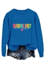 Détail du sweat bleu Radiology Technologist avec imprimé cœur rouge et short en jean noir - Sweat-shirt Bleu Lac (Graphique Blanc)