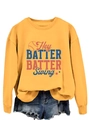 Détail du sweat-shirt de baseball jaune avec l'imprimé du slogan Hey BATTER BATTER Swing - S / Jaune
