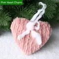 Cœur en laine rose fait main avec nœud blanc et texture tricotée pour sapin de Noël - Pendentif Cœur Rose / Rose