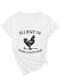 Dettaglio della stampa del gallo e testo 'Fluent in Fowl Language' su t-shirt bianca a V - S / Bianco (Stampa Nera)