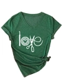 Détail du t-shirt vert forêt à col en V avec manches retroussées et imprimé tricot - S / Vert Vintage (Imprimé Blanc)