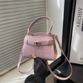 Mini sac à main rose texture crocodile avec fermoir rotatif doré et poignée - Rose