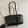 Grand sac cabas noir vintage avec étiquette mode et pendentifs de sac originaux - Noir Avec Pendentif