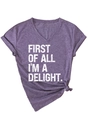Detail of V-neck purple t-shirt with FIRST OF ALL I'M A DELIGHT print and knotted hem - Purple (White Print)