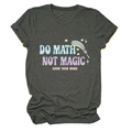 Dettaglio della stampa Do Math Not Magic su t-shirt in cotone grigio melange - S / grigio scuro