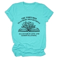 Primer plano del estampado 'The Tortured Teachers Department' con flores en la camiseta - S / Tops / Azul Agua Profunda