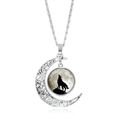 Collana con luna crescente d'argento traforata e pendente con silhouette di lupo - Silhouette Lupo che Ulula alla Luna (JY007340-1)