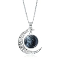 Collier croissant de lune avec pendentif loup argenté et yeux verts brillants - Loup Gris aux Yeux Verts (JY007340-15)
