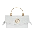 Silberne Glitzer-Mini-Handtasche mit goldnem Rundgriff und M-Logo auf weißem Hintergrund - Silber