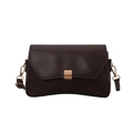 Borsa baguette classica in pelle testa di moro con fibbia in metallo dorato su bianco - Marrone