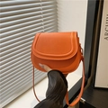 Bolso de hombro tipo silla minimalista de cuero sintético naranja con correa ajustable - Naranja