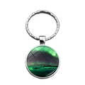Porte-clés argenté avec pendentif en verre illustrant une aurore boréale verte - Style Aurore Verte Brillant sur le Glacier (XSWX4881-10)