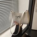 Borsa sottobraccio bianca con stampa coccodrillo e fiocco in metallo argento alla moda - Bianco