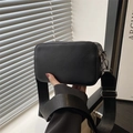 Borsa a tracolla nera minimalista con motivo litchi e ampia tracolla in nylon regolabile - Nero