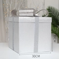 Silberne 30cm Weihnachtsgeschenkbox mit Glitzerschleife für festliche Dekoration - Übergröße / Silber