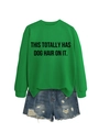 Mise à plat d'un sweat vert à col rond avec texte et d'un short en jean déchiré - S / Vert Herbe (Police Noire)