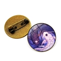 Broche rétro en bronze avec carpes koï yin yang et cabochon en verre violet - Jy007989-2