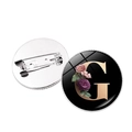 Runde Blumen-Alphabet-Brosche mit goldenem Buchstaben G auf schwarzem Hintergrund - Buchstabe G Stil (JY008014-G)
