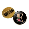 Broche vintage en verre avec motif lettre E fleurie dorée et dos en bronze antique - Lettre E (JY008015-E)