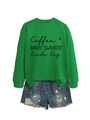 Détail du sweat-shirt vert avec imprimé slogan et short en jean vieilli assorti - S / Vert Herbe (Police Noire)