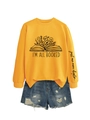 Détail de l'imprimé sur la manche just one more chapter sur un sweat-shirt jaune - Jaune (Graphique Noir)