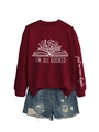 Ensemble sweat bordeaux imprimé livre et short en jean bleu déchiré posé à plat - Rouge Vin (Graphique Blanc)