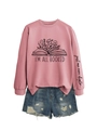 Détail du sweat rose avec texte 'I'M ALL BOOKED' et imprimé floral de livre sur le buste - Or Rose (Graphique Noir)