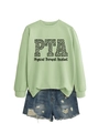 Détail de l'imprimé PTA Physical Therapist Assistant sur sweat vert clair avec motif léopard - Sweat-shirt Vert Olive (Texte Noir)