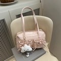 Borsa Boston rosa in ecopelle con fiocchi decorativi e ciondolo a nuvola di peluche - Senza Ciondolo / Rosa