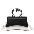 Bolso moderno en contraste blanco y negro con asa única de metal plateado líquido - Negro