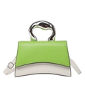 Bolso bandolera verde y crema con asa de metal fluido plateado y base curva - Verde