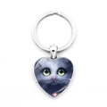 Zilveren hartvormige sleutelhanger met grijze kattenillustratie en groene glazen ogen - Groenoog Grijze Kat Stijl (JY008170-2)