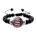 Perlenarmband mit Baseball-Flaggen-Charm aus matten schwarzen Perlen und Kordelzug - Baseball-Naht-Stil (JY008293-3)
