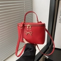 Elegante borsa a mano rossa a scatola con fiocco dorato e tracolla regolabile per donna - Rosso